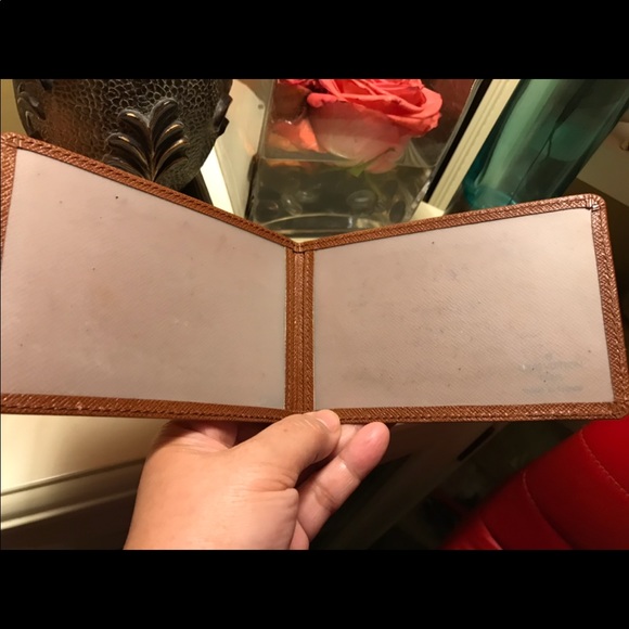 📍SALE Authentic LV Photo Wallet - Light & Simple - Picture 2 of 8